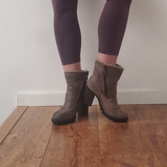 BROWN Fold Over Booties Size 8 - Picture 4 of 7